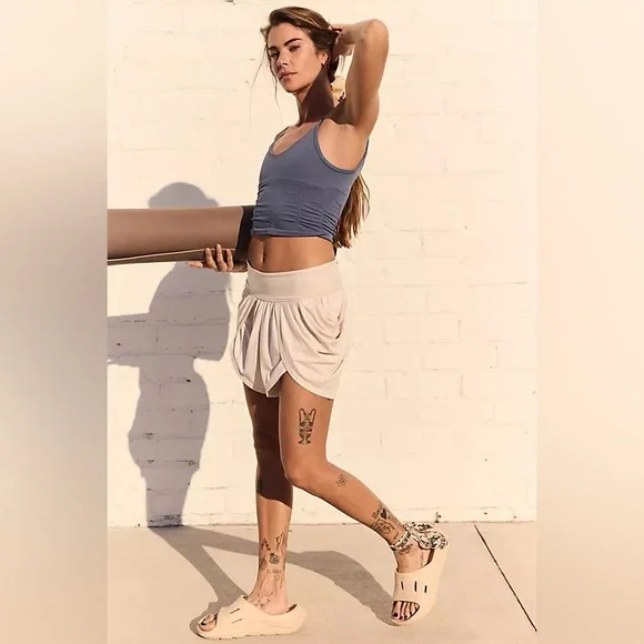 Women's Cream Shorts - Picture 3 of 6